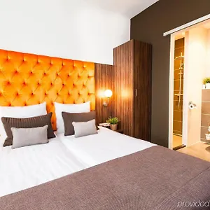 3* Hotel La Reine